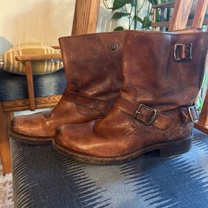 FRYE VINTAGE Brown Leather Buckle Boots